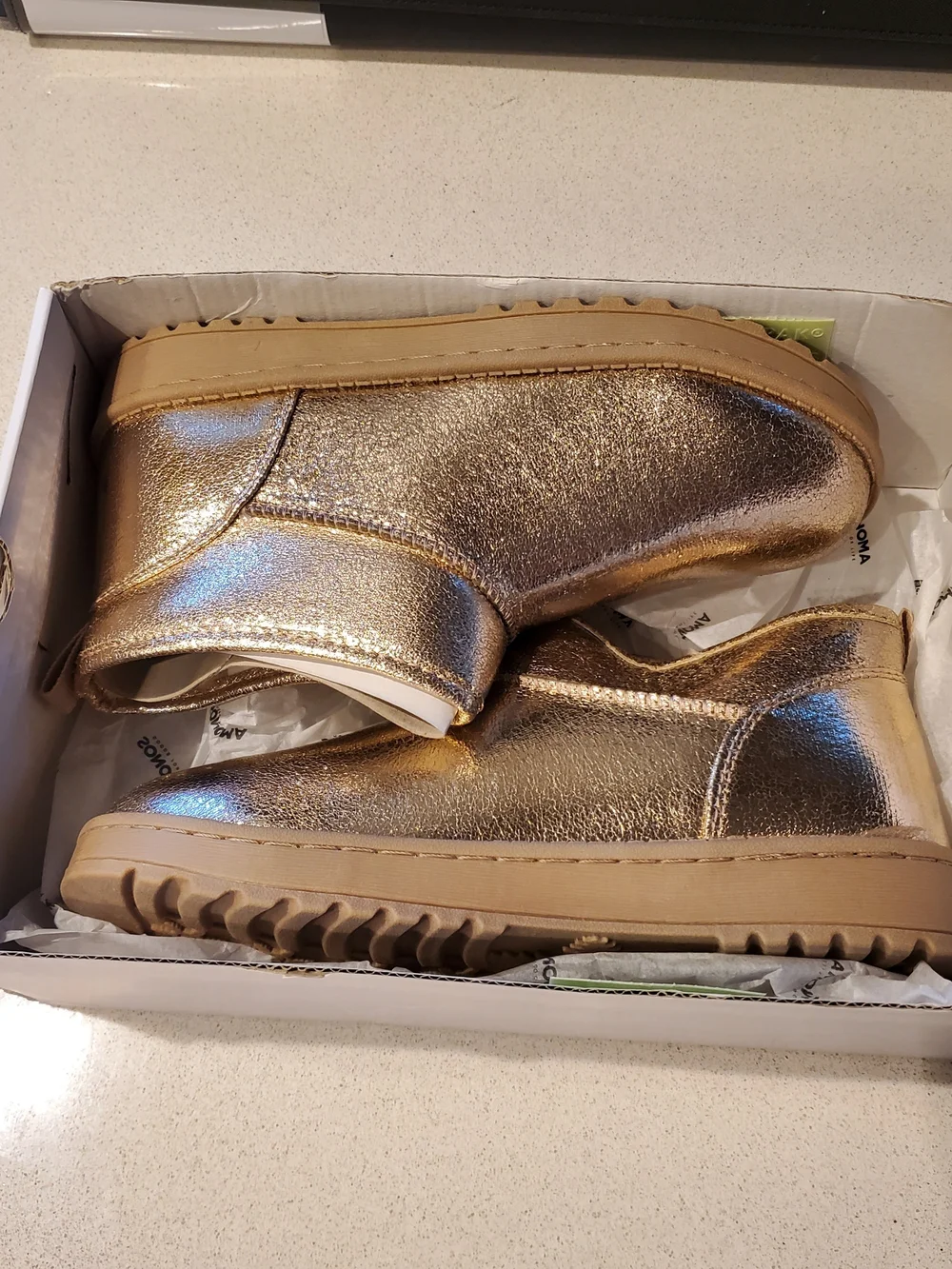 New. Sonoma Kids Metallic Rose Fold. Big kids,Size 4